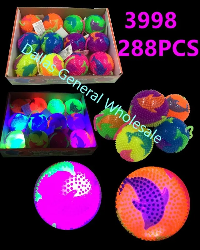 Flashing Light Up Squeezable Yoyo Dolphin Balls
