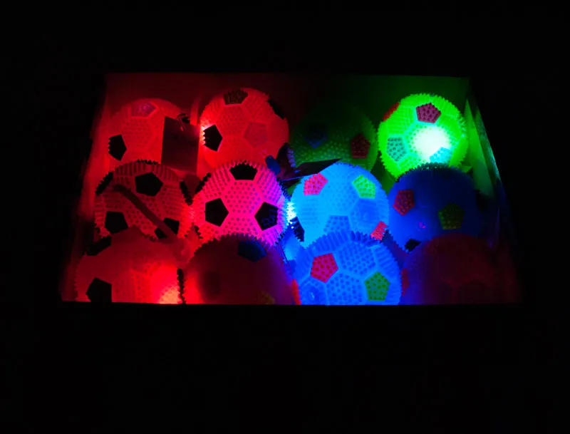 Flashing Light Up Squeezable Yoyo Soccer Ball